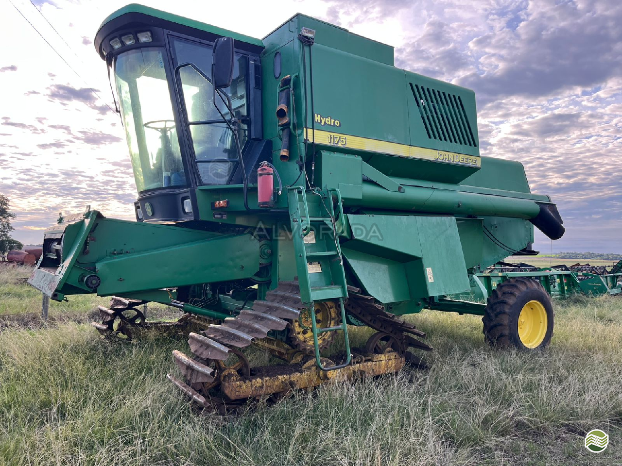 COLHEITADEIRA JOHN DEERE JOHN DEERE 1175 Alvorada - John Deere SAO BORJA RIO GRANDE DO SUL RS